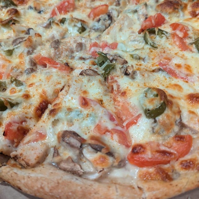 Cajun Alfredo Pizza.